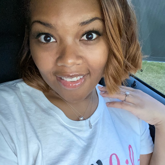 Meet your Posher, Lynne - Picture 1 of 1